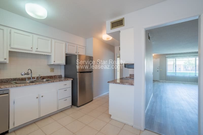 Sun City House: 17230 N Palo Verde Dr