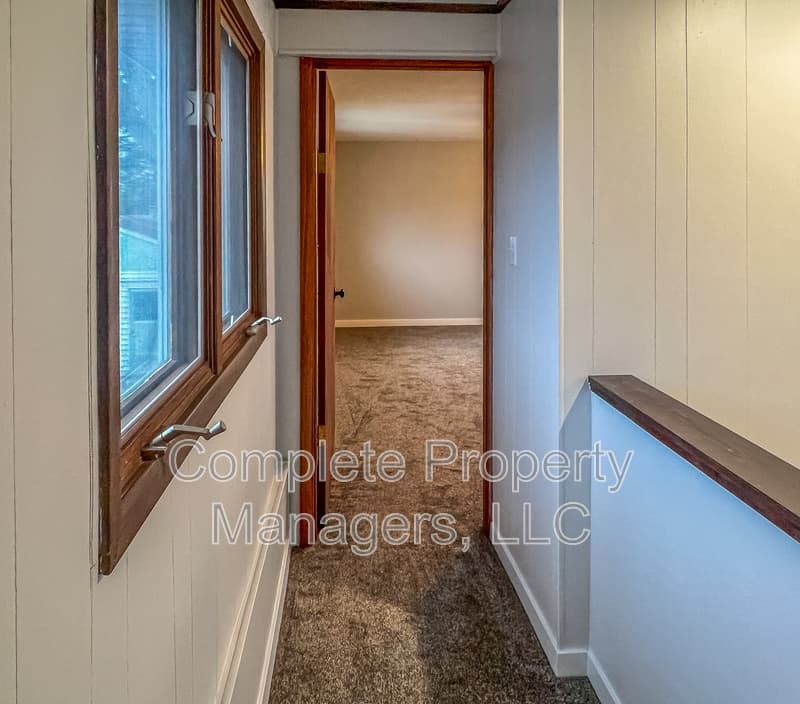 Owatonna House: 118 Franklin Avenue