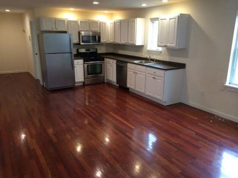 Burlington Condo: 323-325 College Street, Unit 4