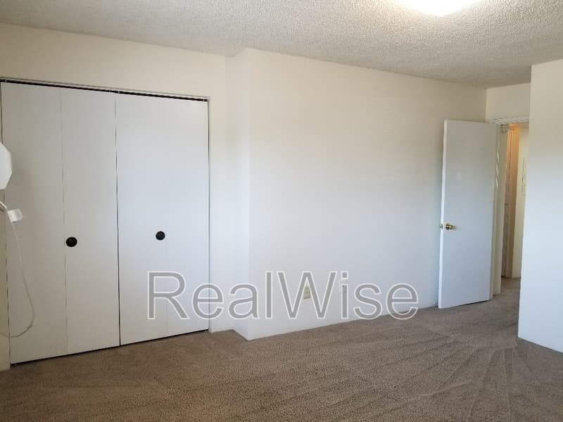Grants Pass Townhome: 1112 SW 5th St