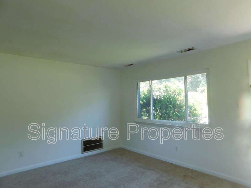 Virginia Beach House: 3825 Annie Ln