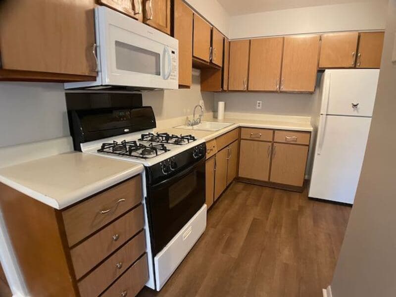 Peoria Condo: 911 North Sheridan Road - A2