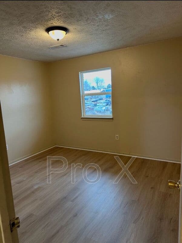 Washburn House: 111 Elm St #1-4