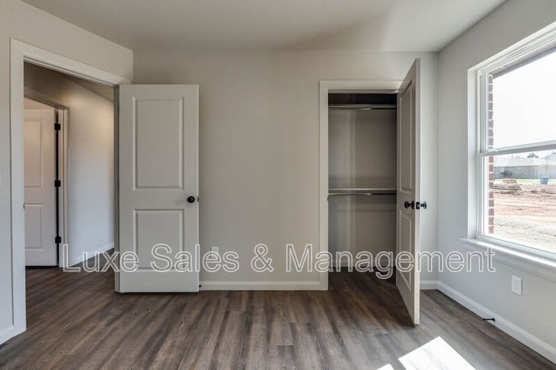Edmond House: 400 Keiths Way