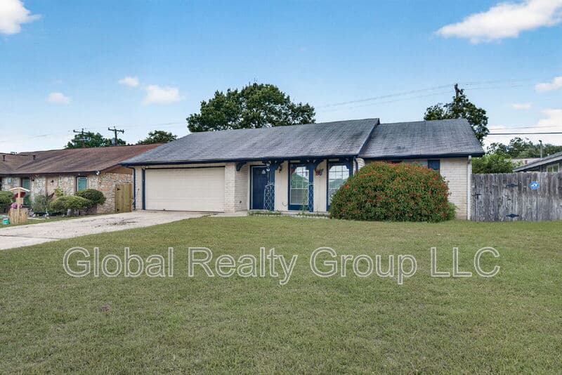 Live Oak House: 7713 Narrow Pass St