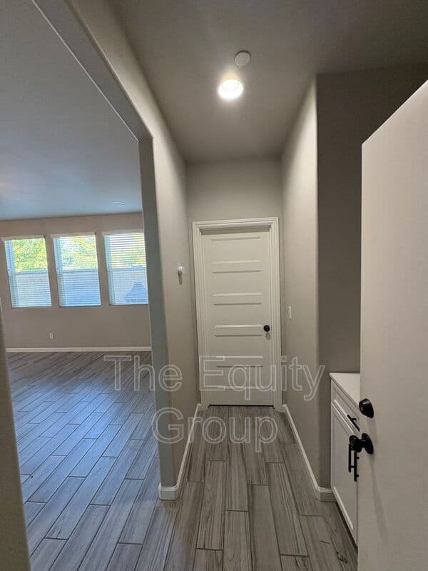 Clovis House: 3461 Alcove Way