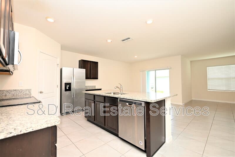 Lakeland House: 2548 Ryland Falls Drive