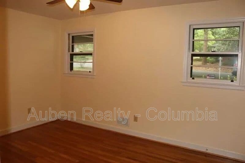 Columbia House: 949 Howard St