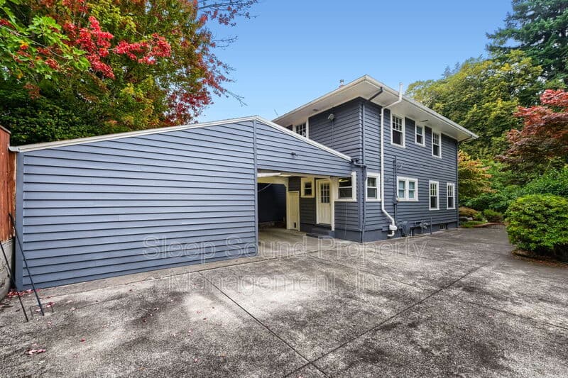 Portland House: 3835 SE Ankeny Street