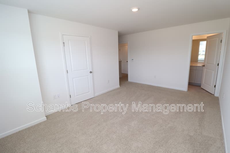 Wake Forest House: 360 Freestall Dr