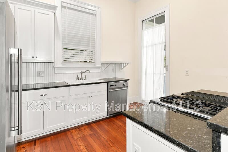 Savannah Condo: 216 West Park Avenue