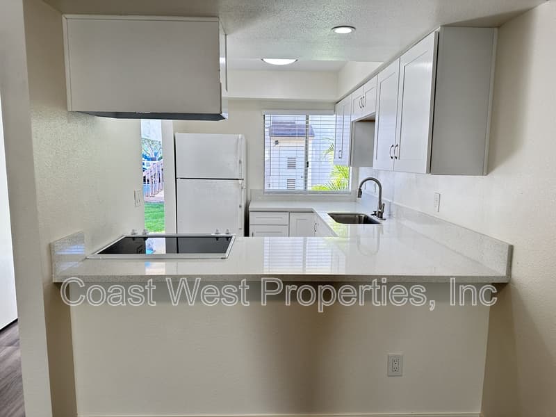 Carlsbad Apartment: 342 Juniper Ave