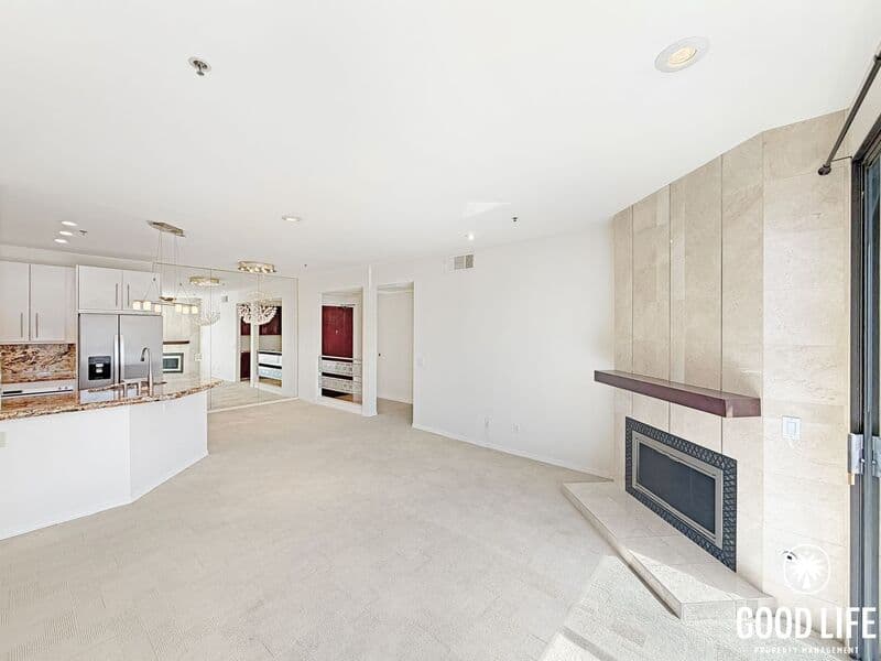 San Diego Condo: 5845 Friars Rd