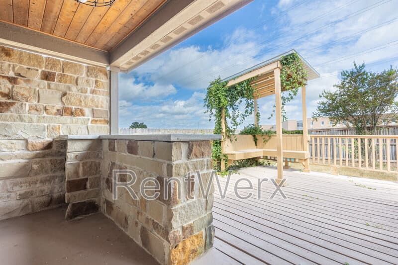 San Antonio House: 5815 Southern Knoll