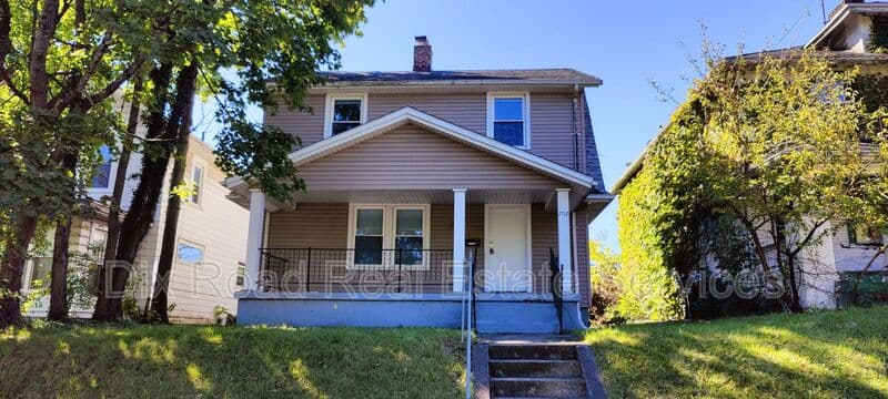 Dayton House: 702 W Fairview Avenue