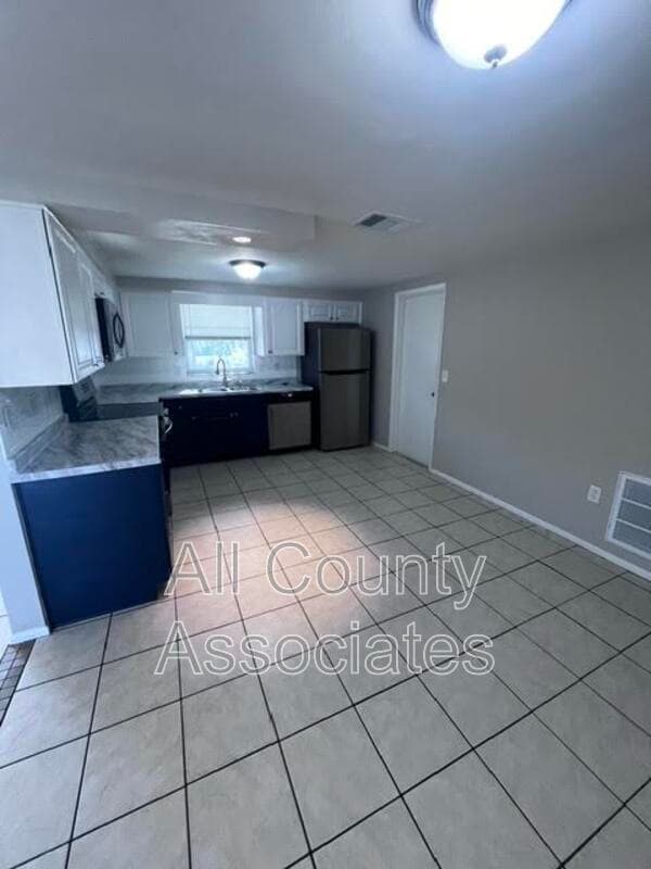 Port Richey House: 11115  Yellowwood