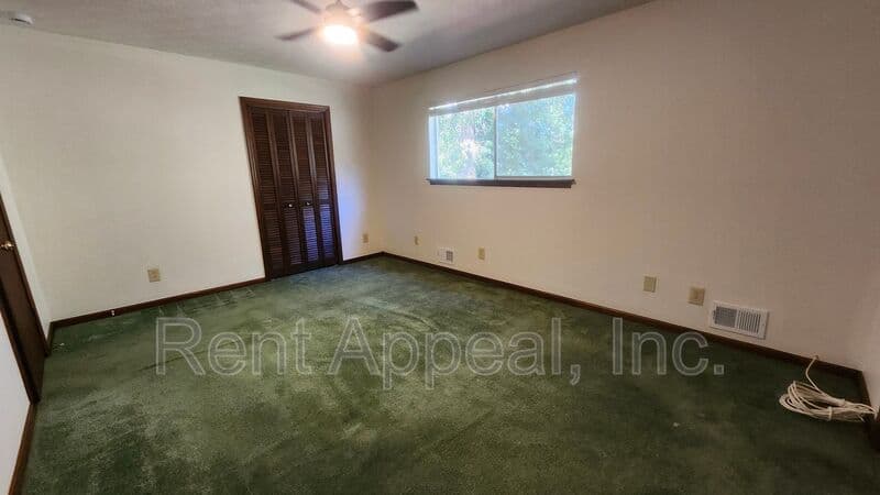 Lawrenceville House: 2023 Poplar Rdg
