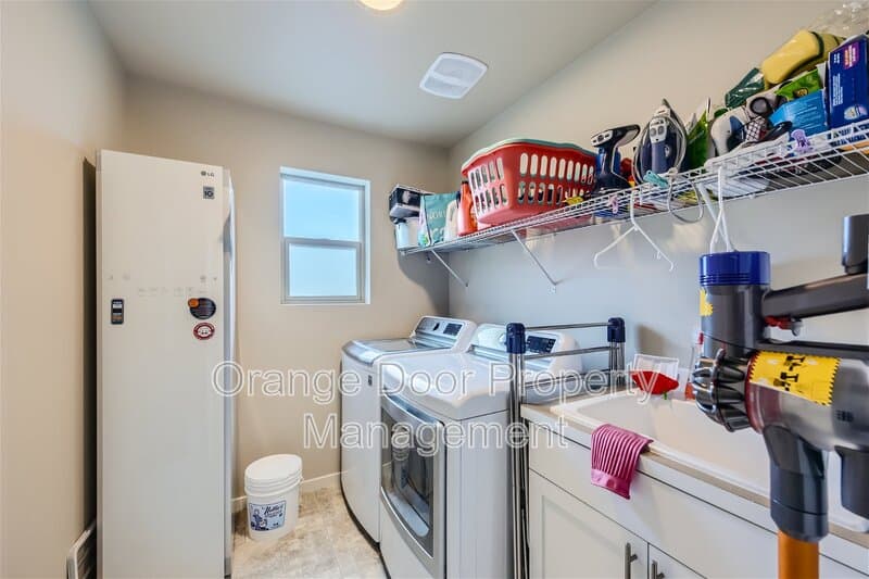 Black Diamond House: 32773 Maple Avenue Southeast