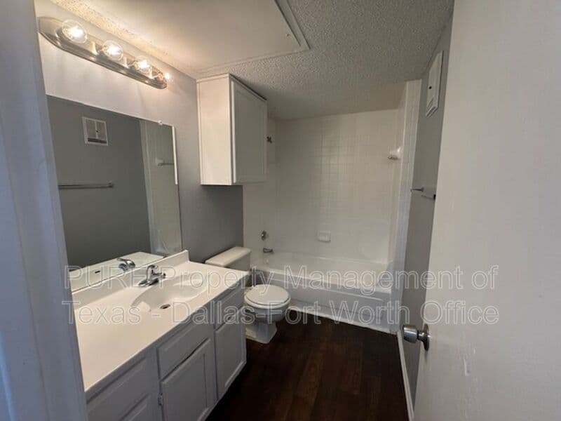 Irving Condo: 4004 W. Pioneer Dr.