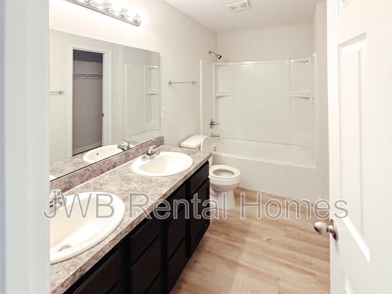 Jacksonville House: 8604 Dandy Ave