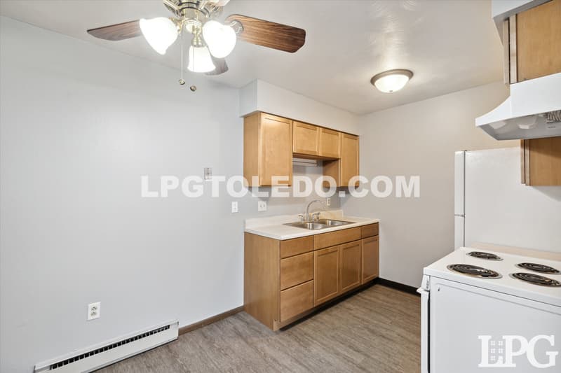 Toledo Apartment: 6016 Secor Rd