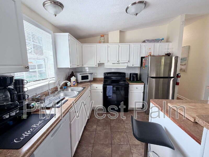 West Palm Beach Condo: 716 21st St