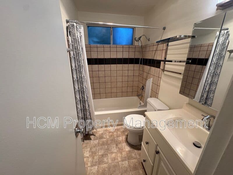 Santa Monica House: 2928 4th St