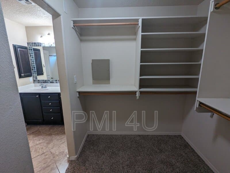 Albuquerque House: 2035 Ferndale DR SE