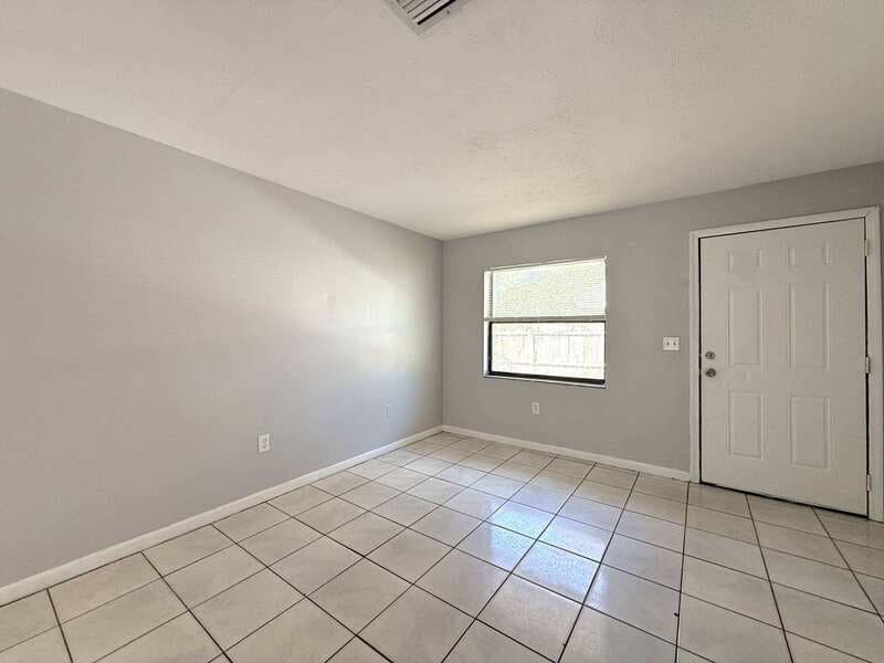Tampa Condo: 1413 East 99th Avenue