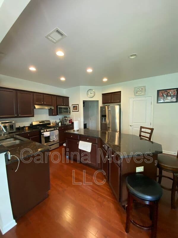 Greenville House: 204 Barbours Lane