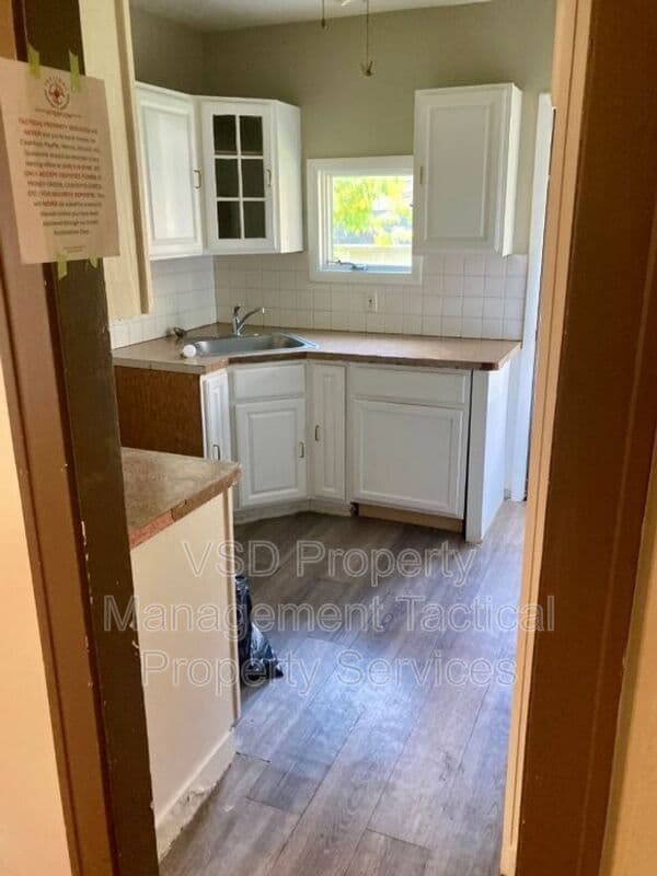 Garfield Heights House: 4630 E 86 St