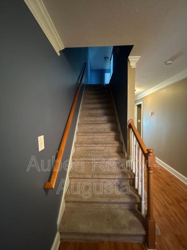 Augusta House: 2078 Reserve Lane
