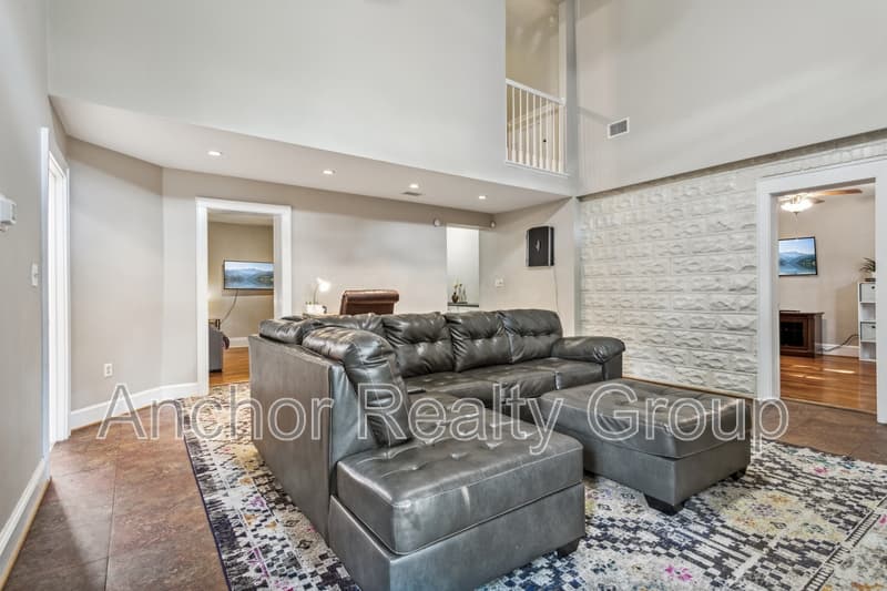 Norfolk House: 1839 Edgewood Avenue