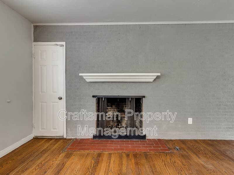 The Village House: 1414 Oxford Way