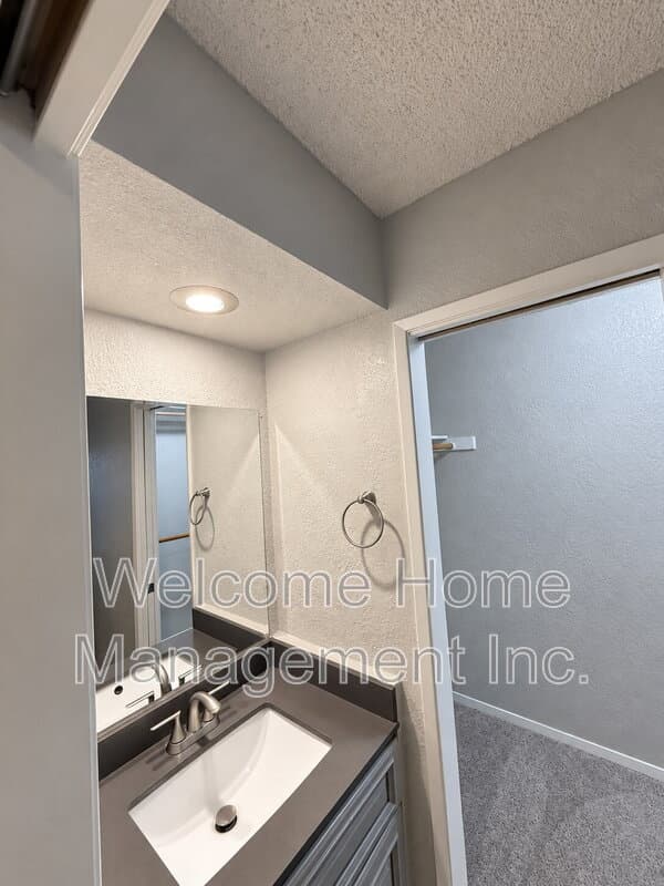 Pleasant Hill Townhome: 190 Cleaveland Road