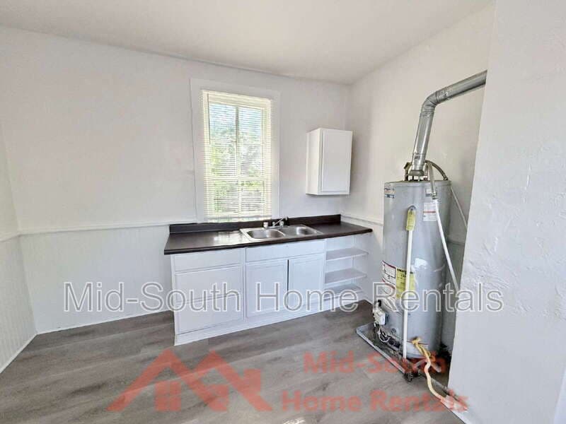 Memphis House: 331 W Dison Ave