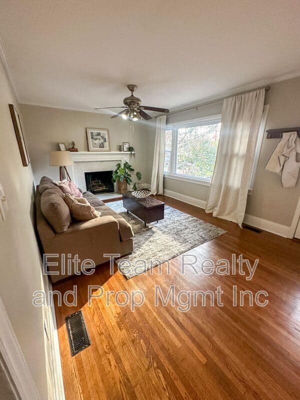 Charlotte House: 4423 Firwood Lane