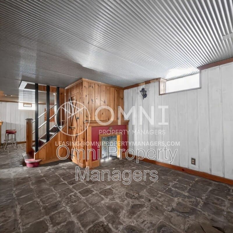 Detroit House: 11529 Roxbury St