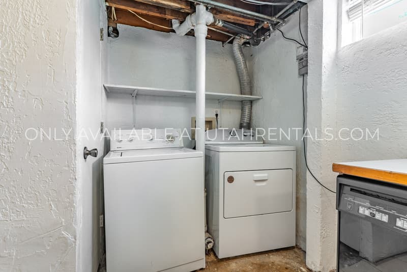 Provo House: 1278 E 520 S