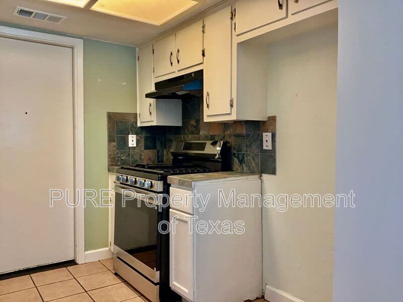 Georgetown House: 408 E Central