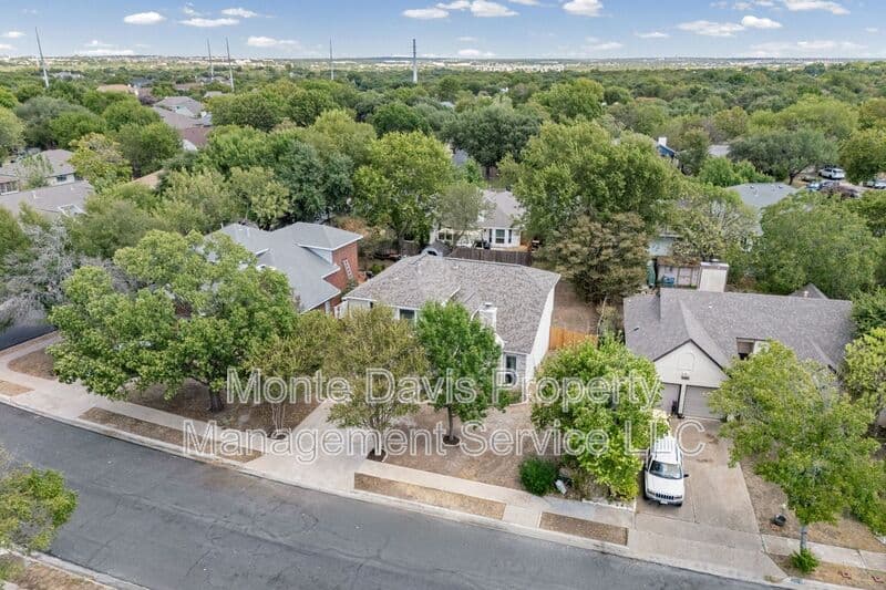 Leander House: 2502 Cynthia Court