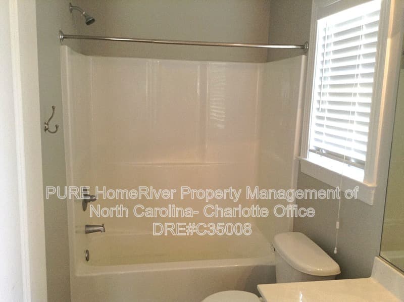 Winston Salem House: 3181 Ridgeback Dr
