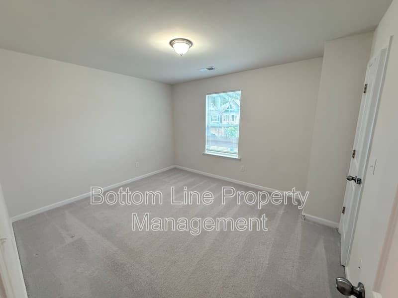 Fort Mill House: 729 Willshire Falls Dr
