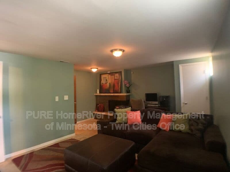 Crystal House: 4160 Kentucky Ave N