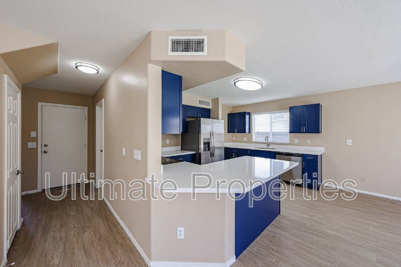 Surprise House: 11911 N 148th Ave