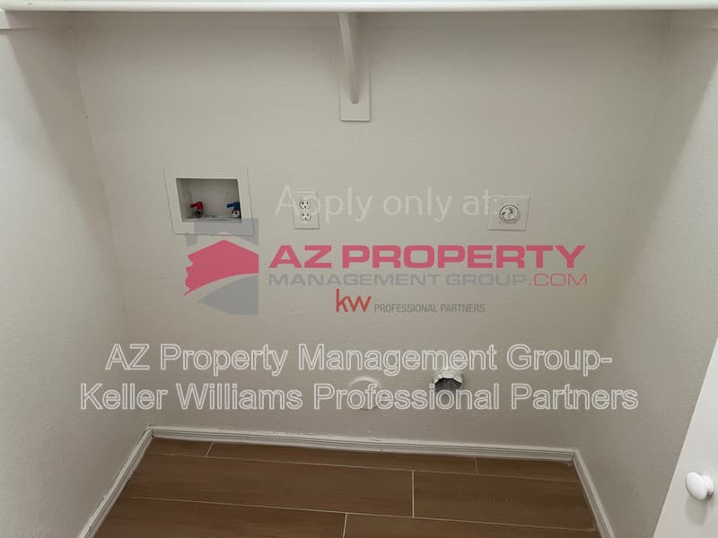 Glendale House: 4838 W Kerry Ln