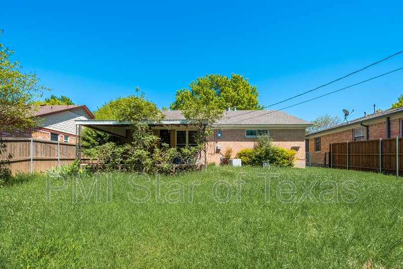 Dallas House: 11643 Rogue Way