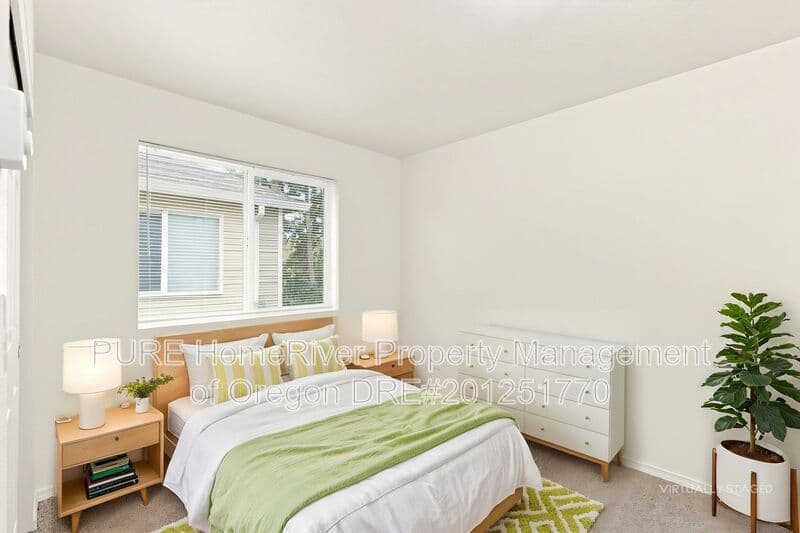 Portland Condo: 141 NE 147th Ave