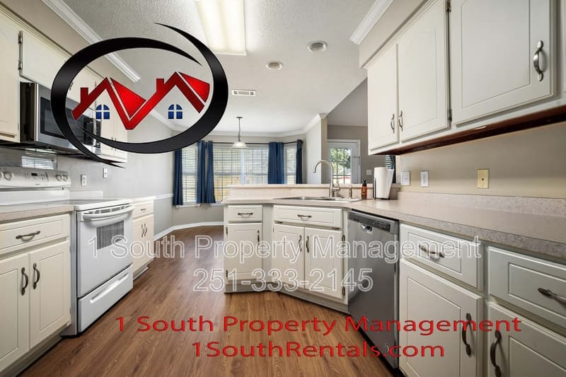 Mobile House: 9276 Champion Circle South