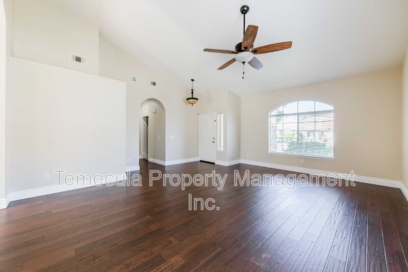 Temecula House: 31827 Corte Positas